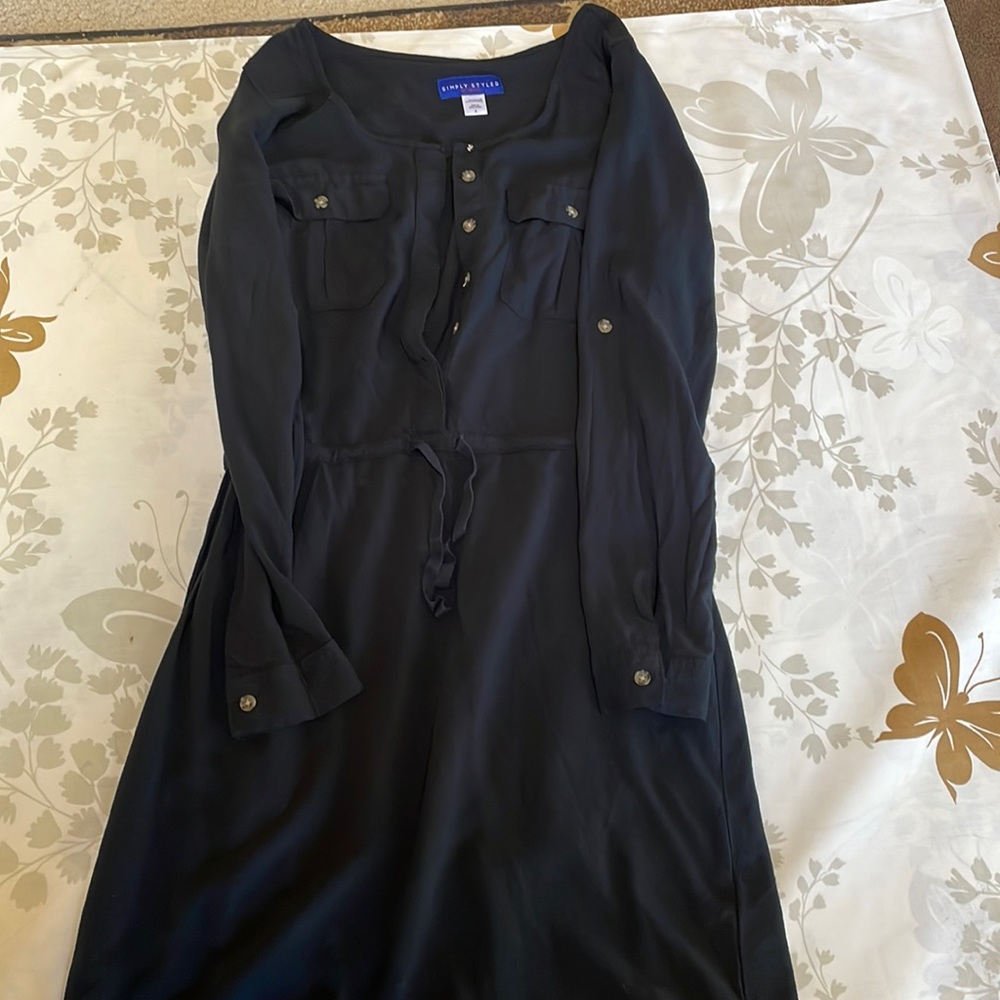 Very cute flattering casual dress